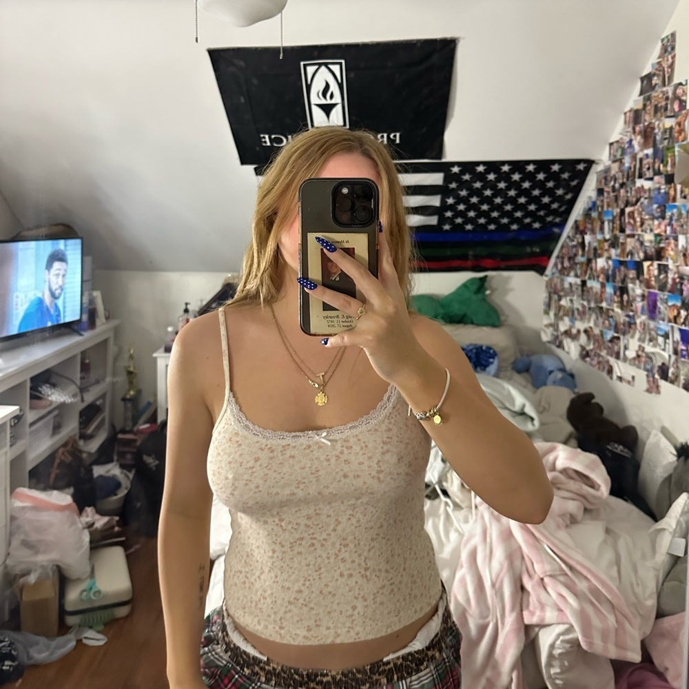 Brandy Melville Cream Floral Lace Top